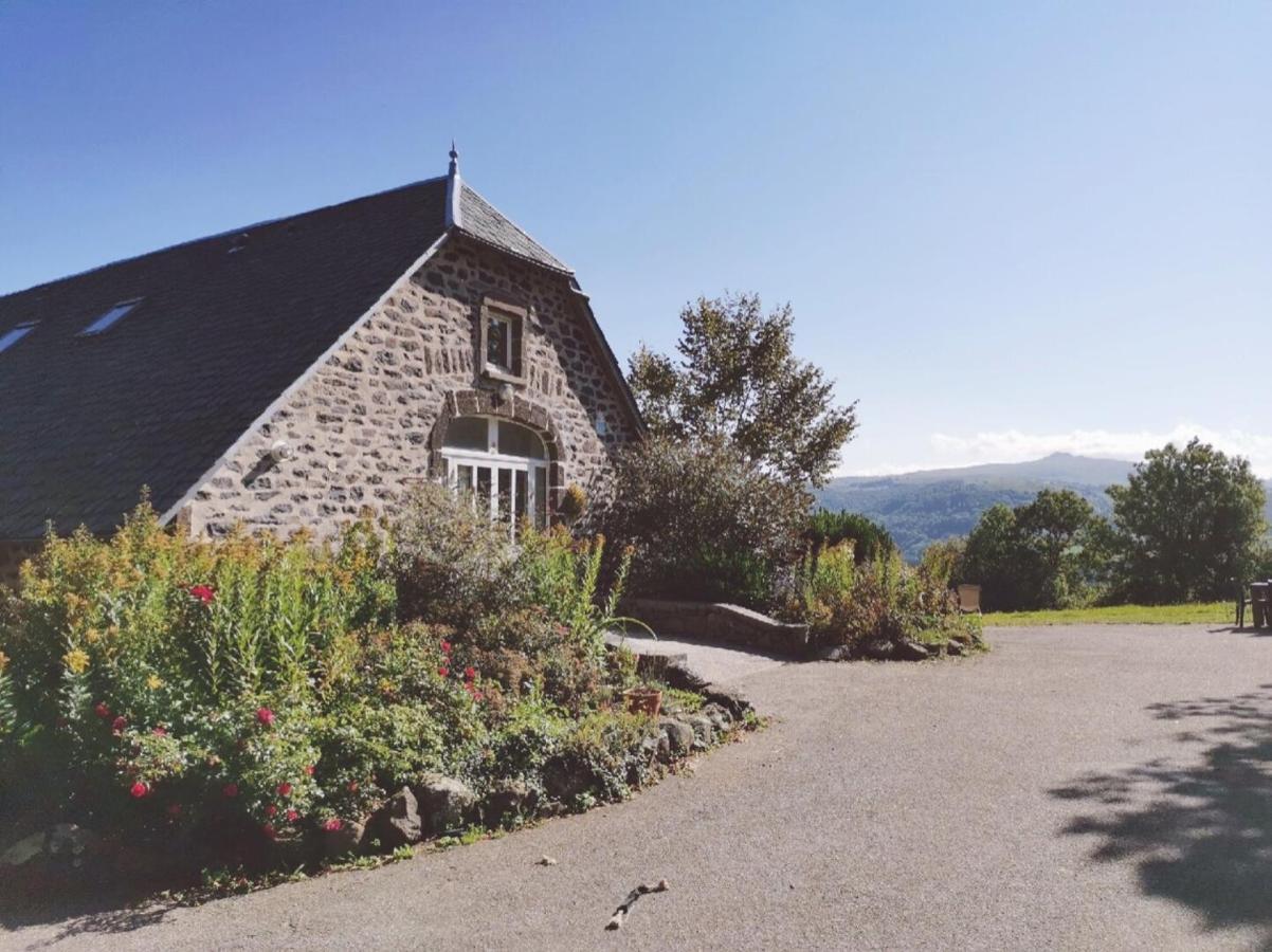 Maison D'Hotes La Grange Salers Exterior foto