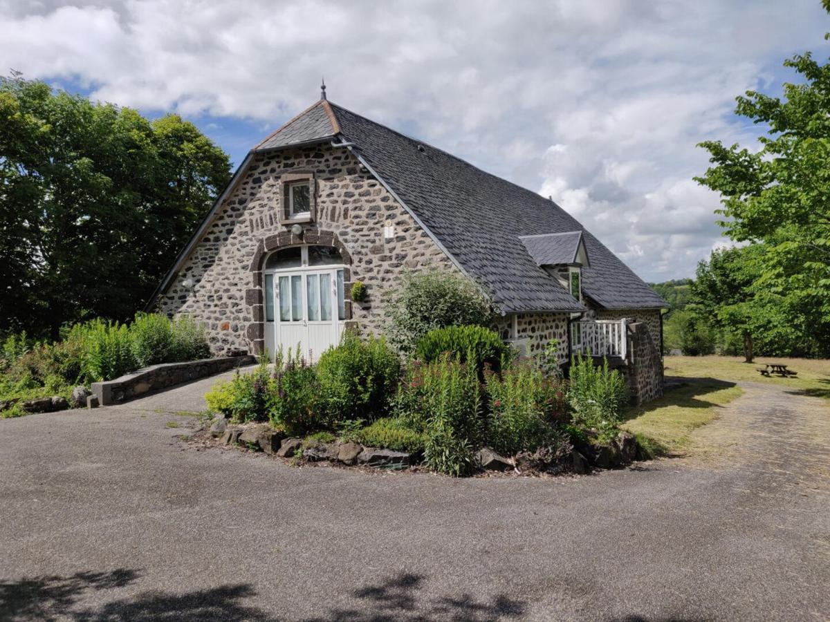 Maison D'Hotes La Grange Salers Exterior foto