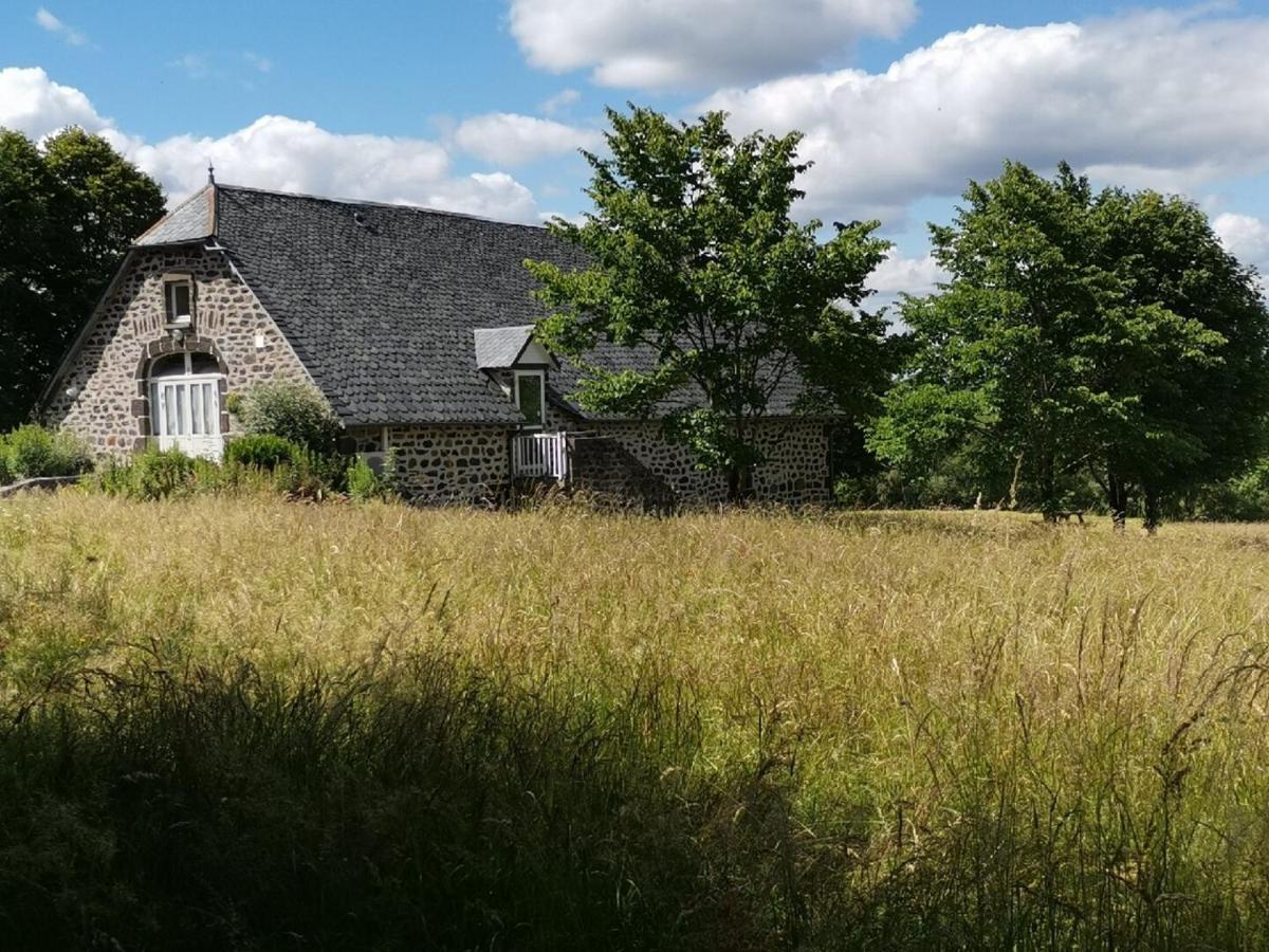 Maison D'Hotes La Grange Salers Exterior foto