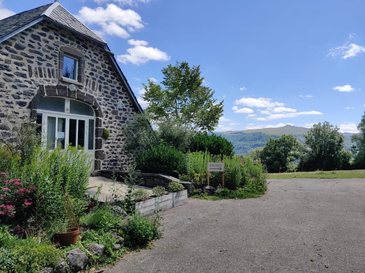 Maison D'Hotes La Grange Salers Exterior foto